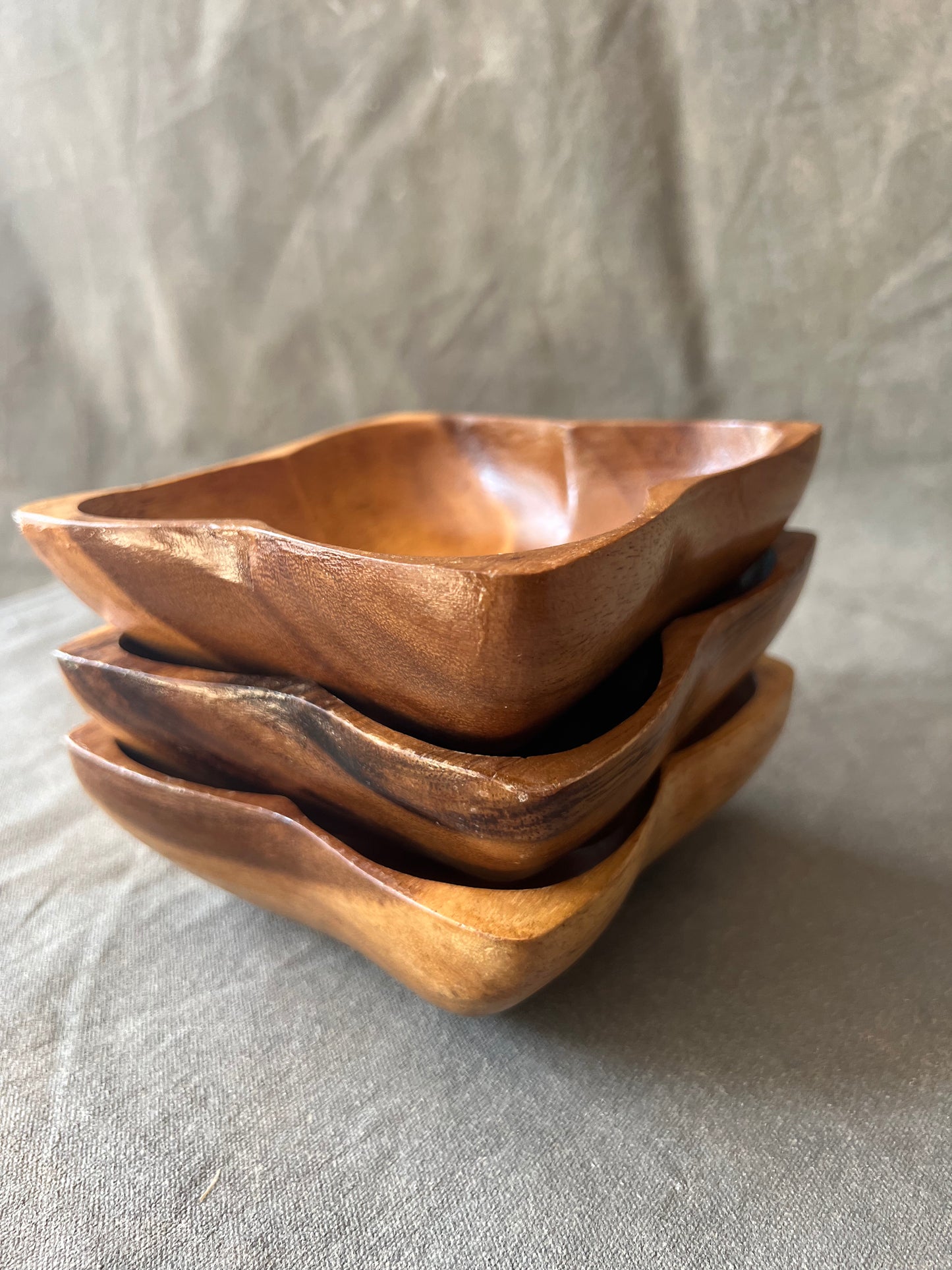 3pc Vintage Monkey Pod Scalloped Square Acacia Wood Salad Bowls