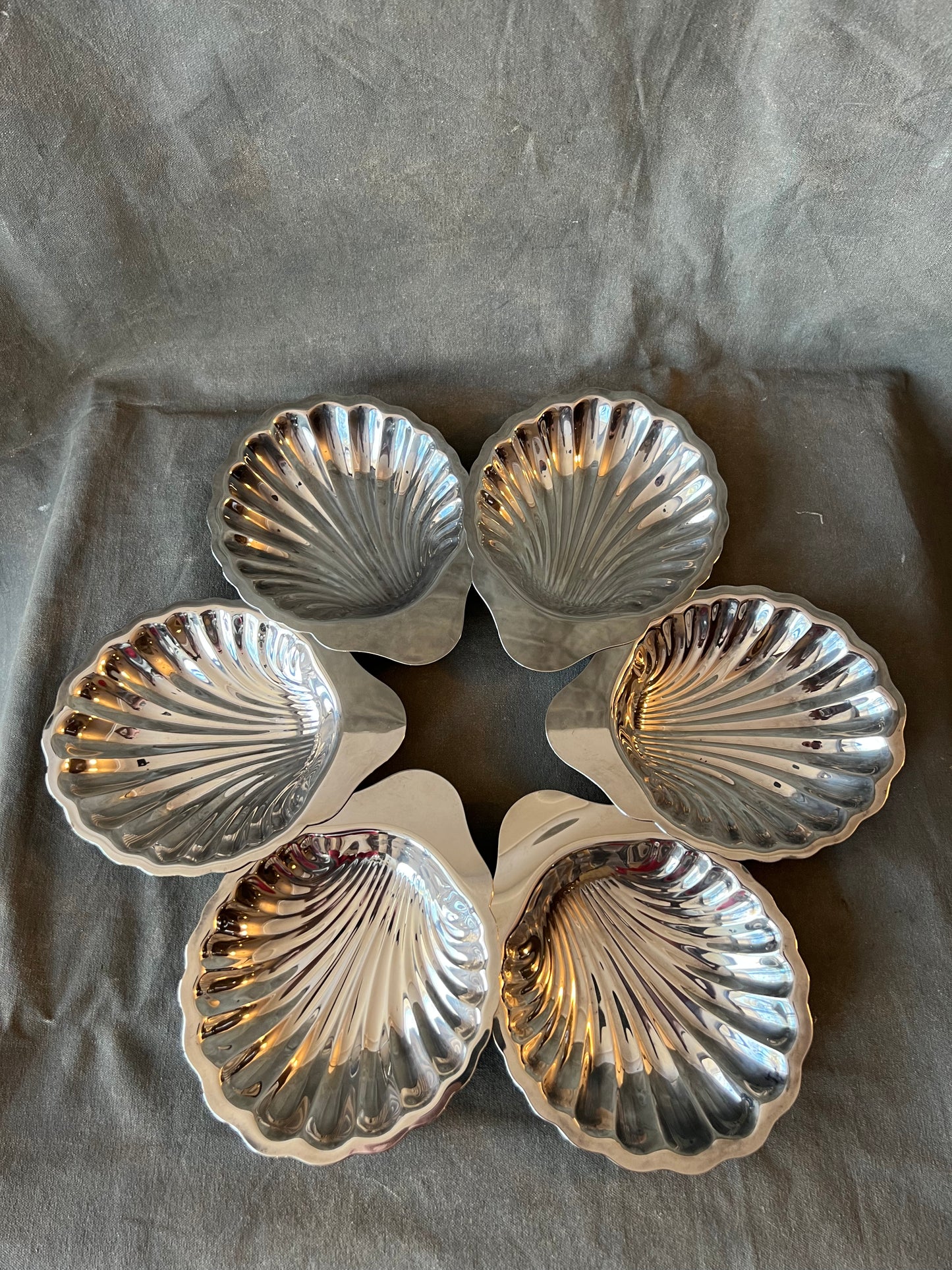 Set of Six Oneida Silversmith Scallop Shell Oyster Plates