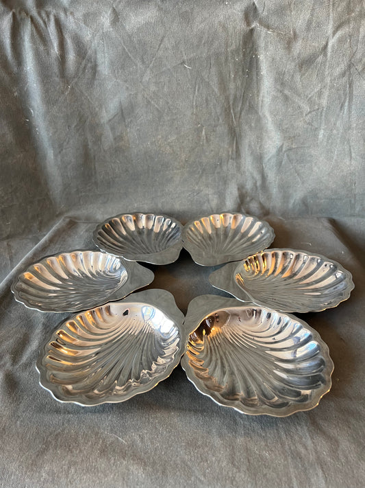 Set of Six Oneida Silversmith Scallop Shell Oyster Plates