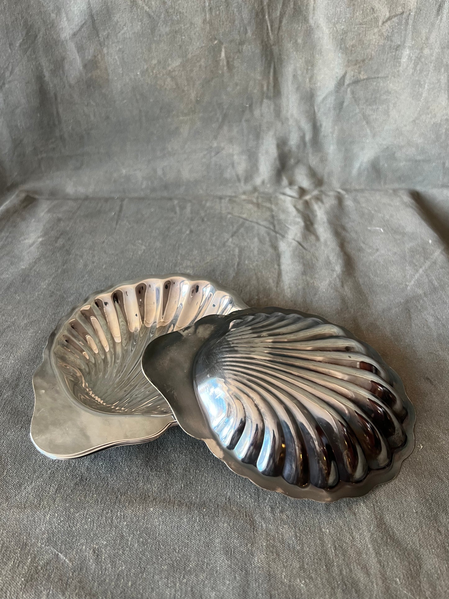 Set of Six Oneida Silversmith Scallop Shell Oyster Plates